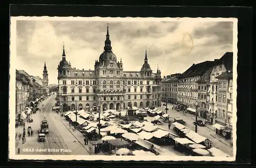 AK Graz, Platz mit Marktständen, Strassenbahn