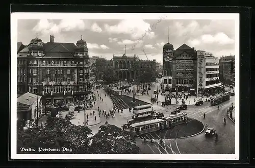 AK Berlin, Potsdamer Platz mit Verkehrsturm und Strassenbahn