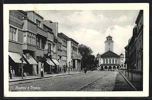 AK Trnavy, Strassenpartie mit Kirche