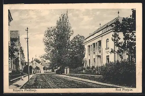 AK Bad Pistyan / Kupel`s Piestany, Strassenpartie mit D`Alexander Villa
