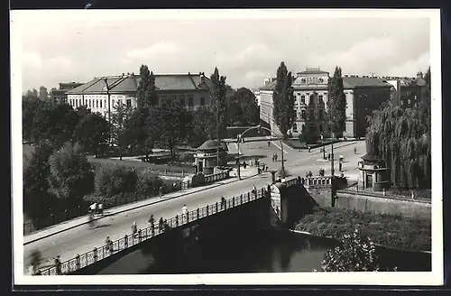 AK Hradec Kralove, Obchodni akademie ucitelsky ustav