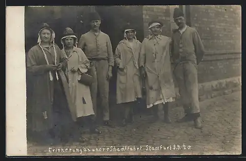 Foto-AK Stassfurt, Schachtfahrt 1920, Erinnerungsfoto