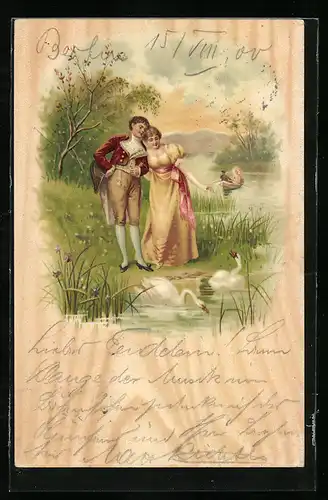 Holzbrand-Imitations-AK Liebespaar am Ufer mit Schwänen