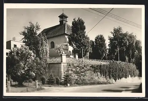 AK Kostelec n. Orl., Ortspartie an der Kirche