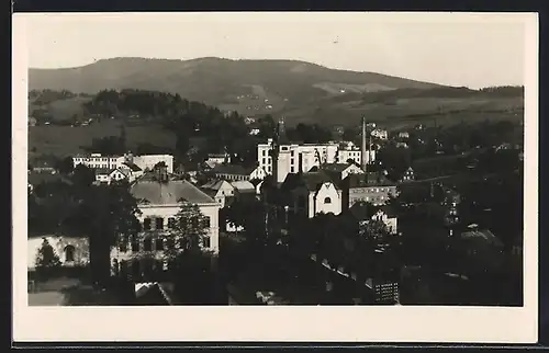 AK Rochlitz a. I. /Riesengebirge, Teilansicht mit Strassenpartie