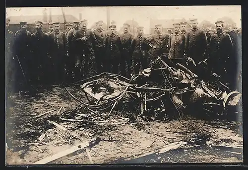 AK Trümmer von Immelmanns abgeschossenem Flugzeug