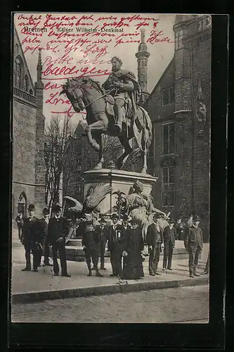 AK Bremen, Kaiser Wilhelm-Denkmal mit Passanten