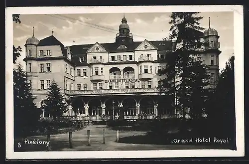 AK Piestany, Grand Hotel Royal mit Strasse