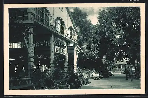 AK Piestany, Kursalon-Terrasse mit Gästen