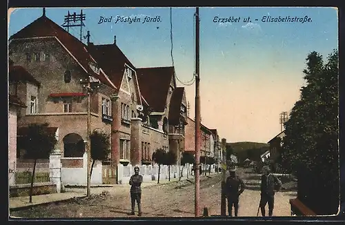 AK Piestany, Elisabethstrasse mit Soldaten