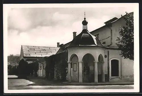 AK Piestany, Gebäude mit Vordach und Säulen-Anbau