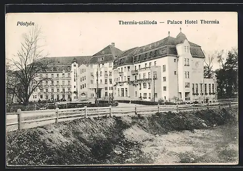 AK Piestany, Place Hotel Thermia mit Strasse