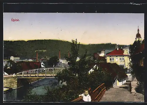 AK Úpice, Uferpartie mit Brücke