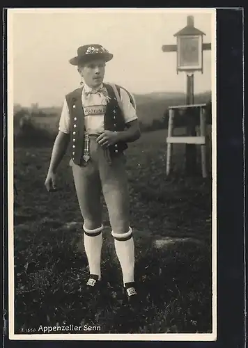 AK Schweizer Bauer in Appenzeller Tracht vor Wegkreuz