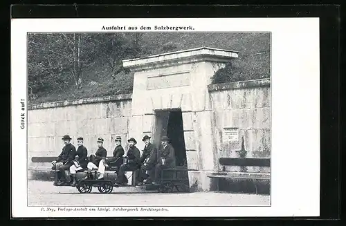 AK Berchtesgaden, Königl. Salzbergwerk, Besucher bei der Ausfahrt