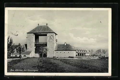 AK Schweigen, Das Weintor