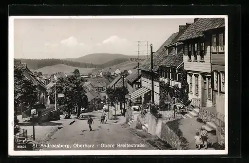 AK St. Andreasberg /Harz, Obere Breitestrasse mit Bergblick