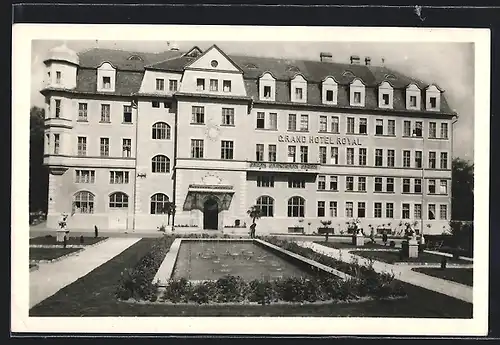 AK Piestany, Garten des Grand Hotel Royal
