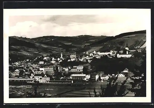 AK Vsetin, Stadttotale mit Blick zur Kirche und dem Bahnhof im Vordergrund