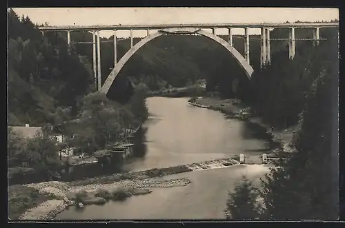AK Bechyne, der Fluss unter der Brücke