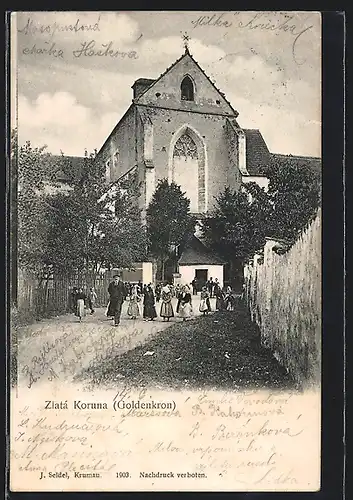 AK Zlata Koruna, Strassenpartie mit Gläubigen vor einer Kirche