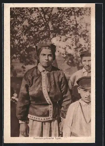 AK Russisch-polnische Typen, Frau mit ernstem Blick und in Tracht