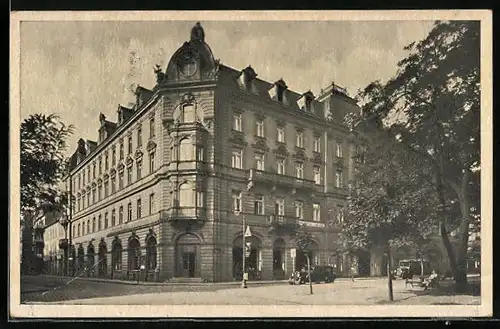 AK Plzen, Eckhaus mit Autos