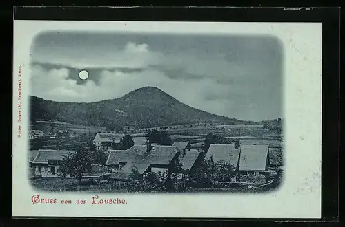 Mondschein-AK Lausche, Ortsansicht mit Berg