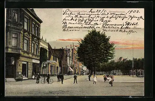 AK Neumünster, Strasse Grossflecken mit spielenden Kindern