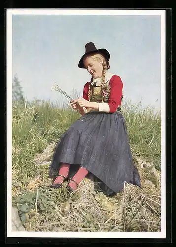 AK Kärntnerin in Tracht aus dem Lesachtal