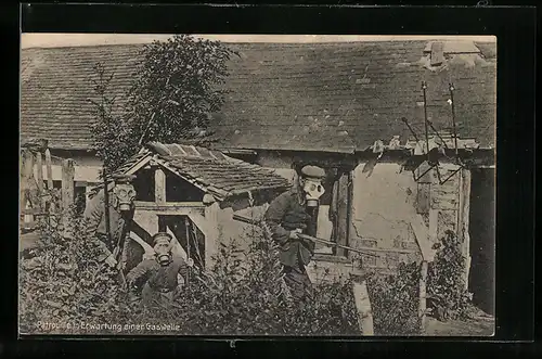 AK Patrouille in Erwartung einer Gaswelle, Infanterie mit Gasmasken, 1. Weltkrieg
