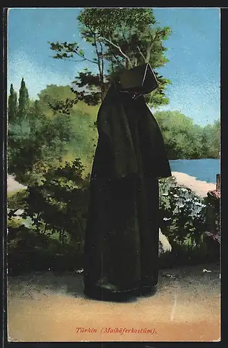 AK Türkin im Maikäferkostüm