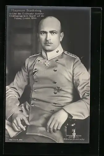 Foto-AK Sanke Nr. 536: Flieger-Ass Hauptmann Brandenburg mit Eisernen Kreuz