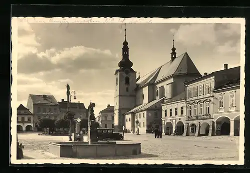 AK Zwittau, Platz an der Stadtpfarrkirche