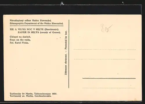 AK Slowakische Männer in Tracht sitzen auf den Felsen