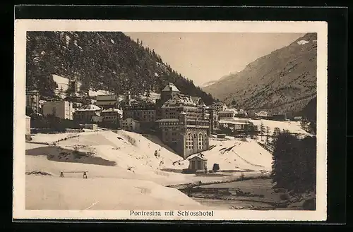 AK Pontresina, Ortsansicht mit Schlosshotel im Winter