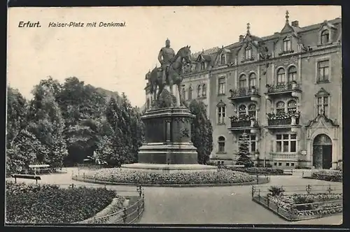 AK Erfurt, Kaiserplatz mit Denkmal