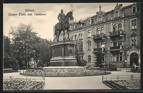 AK Erfurt, Kaiserplatz mit Denkmal