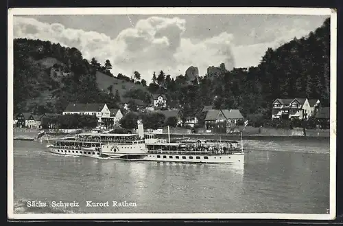 AK Rathen /Sächs. Schweiz, Elbdampfer Dresden passiert den Ort