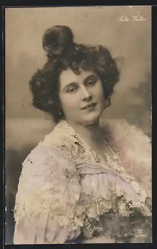 AK Opernsängerin Reta Walter mit Dutt