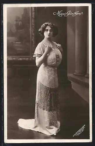 AK Opernsängerin Mizzi Günther im eleganten Kleid