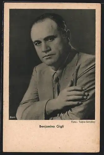 AK Opernsänger Benjamino Gigli mit ernstem Blick