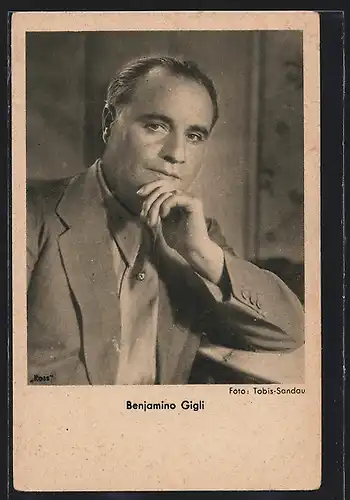 AK Opernsänger Benjamino Gigli im Anzug