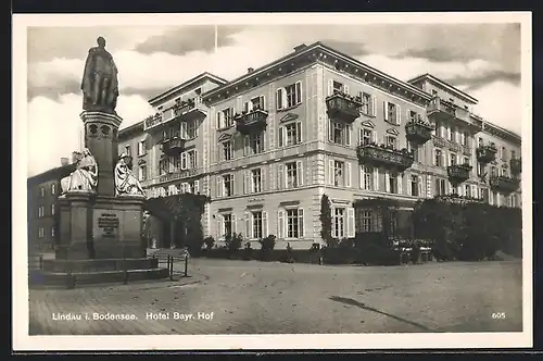 AK Lindau i. Bodensee, Denkmal am Hotel Bayrischer Hof