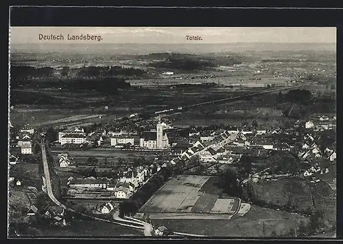 AK Deutsch Landsberg, Totalansicht mit Kirche, Häuser, Felder und Bahngleis aus der Vogelschau