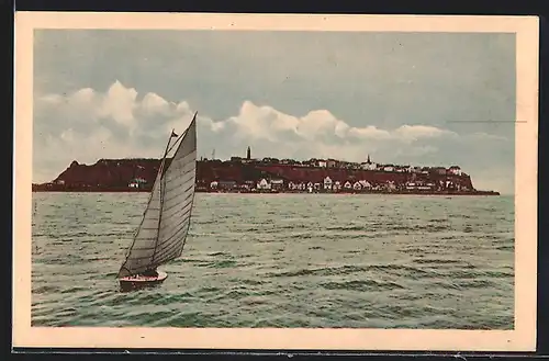 AK Helgoland, Gesamtansicht der Insel mit Segelboot