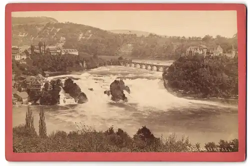 Fotografie Carl Koch, Schaffhausen, Ansicht Schaffhausen, Blick auf den Rheinfall mit Häusern