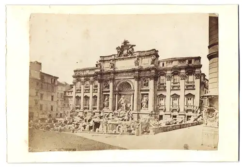 Fotografie unbekannter Fotograf, Ansicht Rom, Blick auf den Trevibrunnen