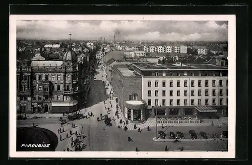 AK Pardubice, Strassenpartie mit Geschäft