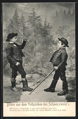 AK Schwarzwald, Zwei kleine Jungen kämpfen mit Stöcken, Schwarzwälder Tracht